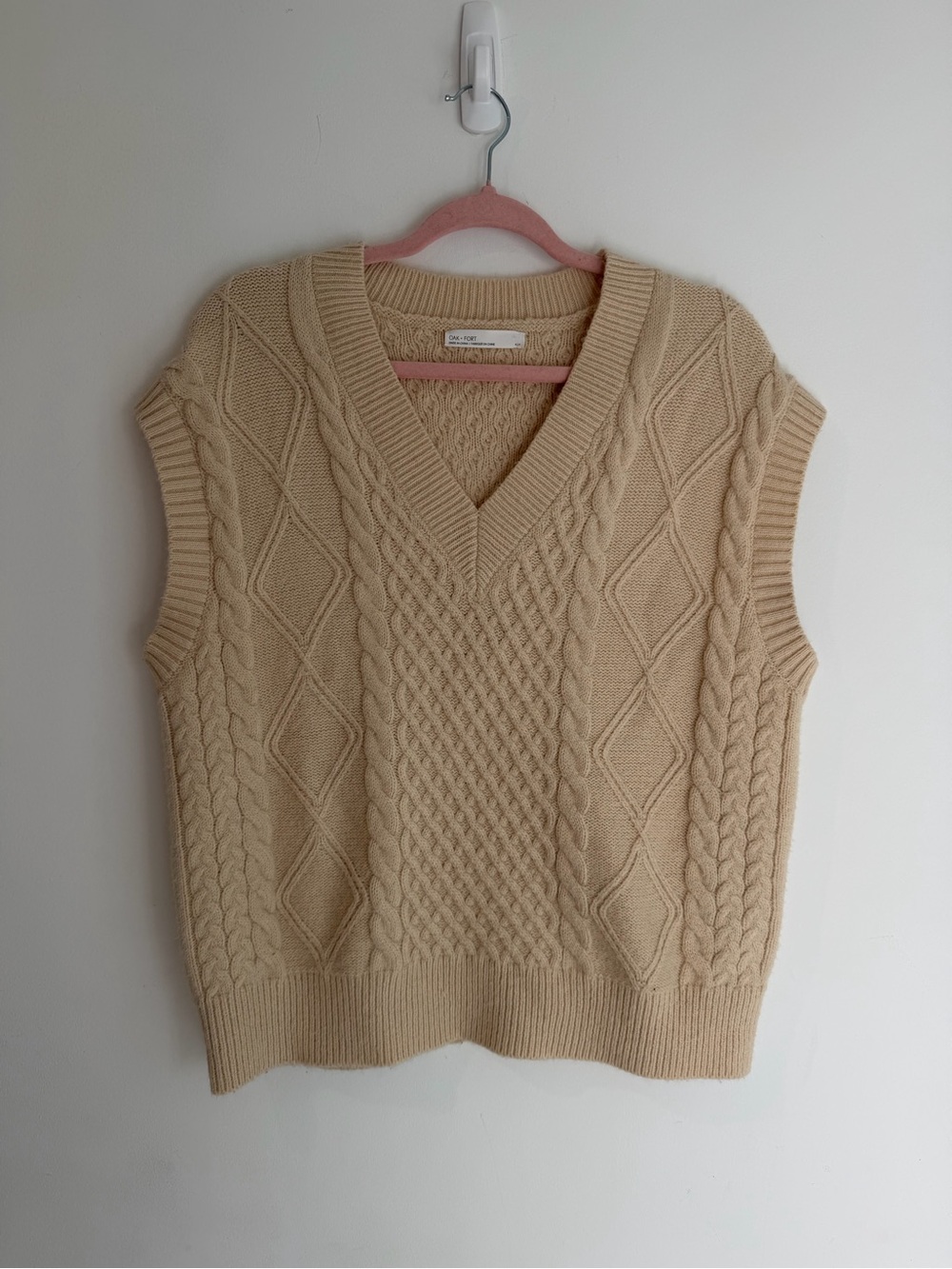OAK + FORT Cream Cable-Knit V-Neck Sweater Vest - Picture 2 of 5